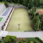Akademie ホテル 4*