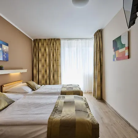 Akademie ホテル 4*