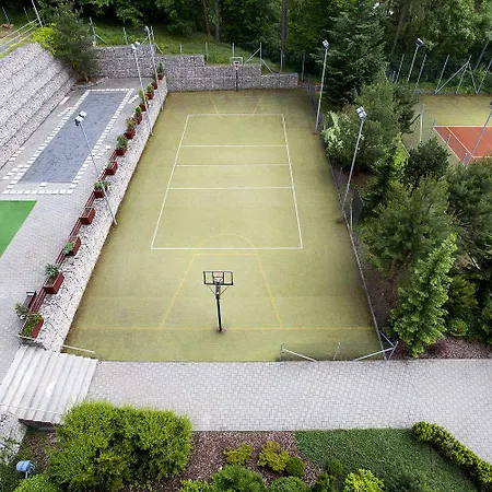 Akademie ホテル 4*