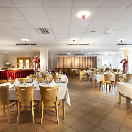 Akademie ホテル 4*