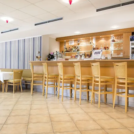 Akademie ホテル 4*