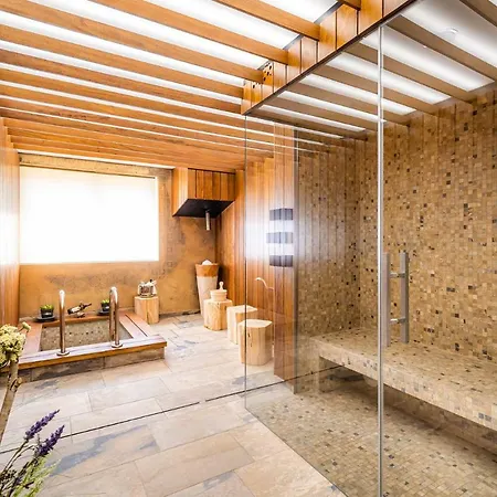 Akademie ホテル Chocerady