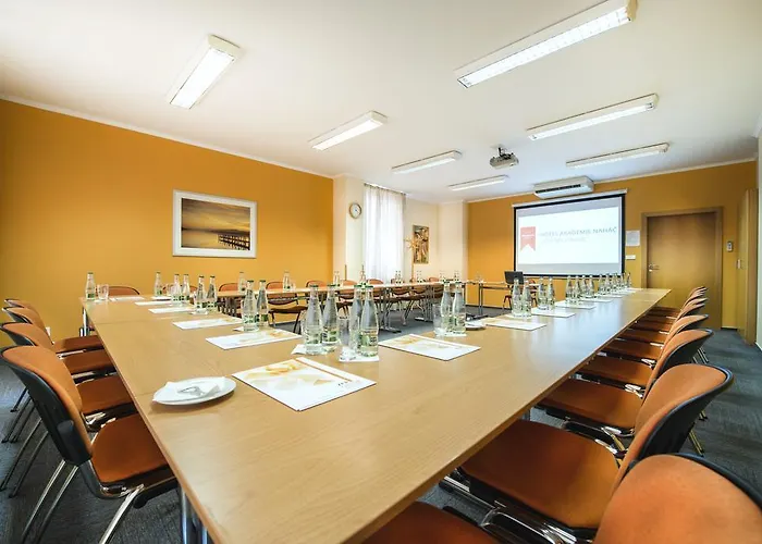 Akademie 4*
